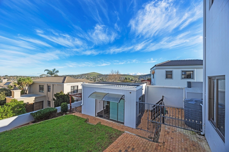 4 Bedroom Property for Sale in Van Riebeeckshof Western Cape